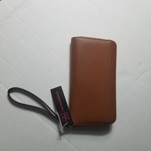 NWT NO BOUNDARIES BROWN WRISTLET WALLET